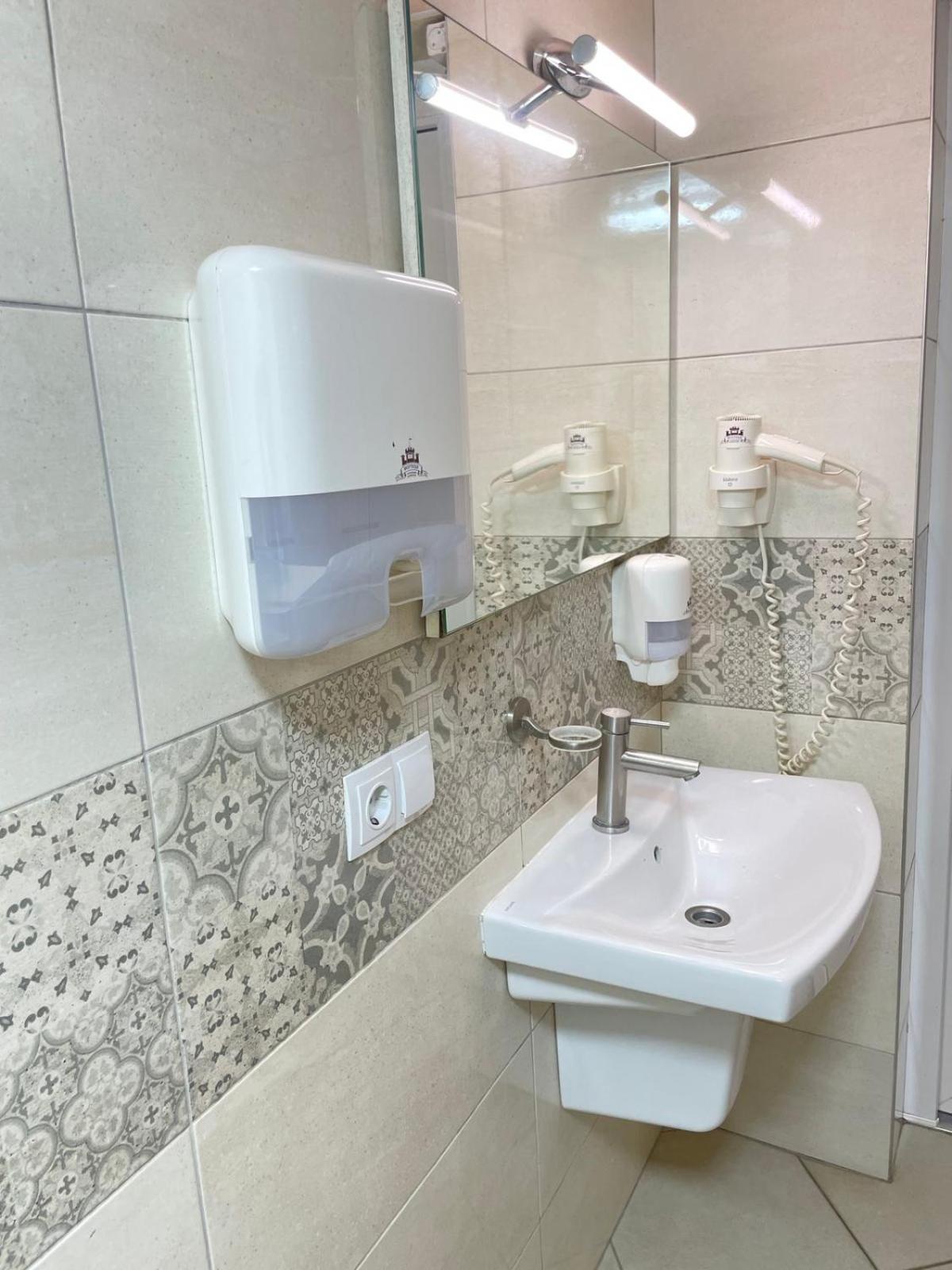 Хостел 24 Khmelnytskyi Exterior photo